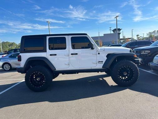 2020 Jeep Wrangler Unlimited Willys 4X4