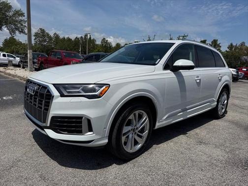 2023 Audi Q7 55 Premium Plus
