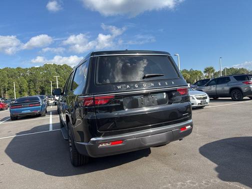 2022 Jeep Wagoneer Series III 4x2