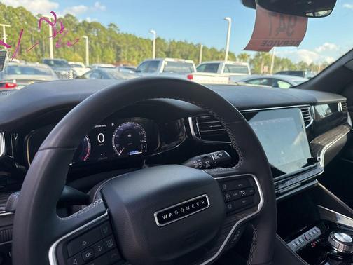 2022 Jeep Wagoneer Series III 4x2