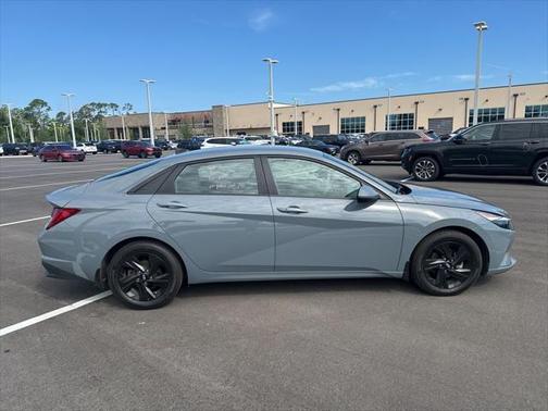 2022 Hyundai ELANTRA HEV Blue