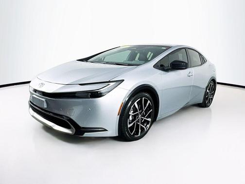 2025 Toyota Prius L