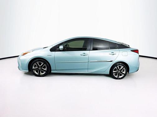 2022 Toyota Prius XLE