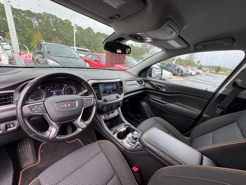 2021 GMC Acadia AWD AT4