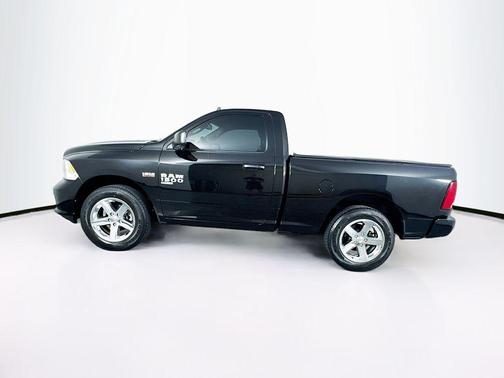 Diamond Black Crystal Pearlcoat 2022 RAM 1500 Classic Express