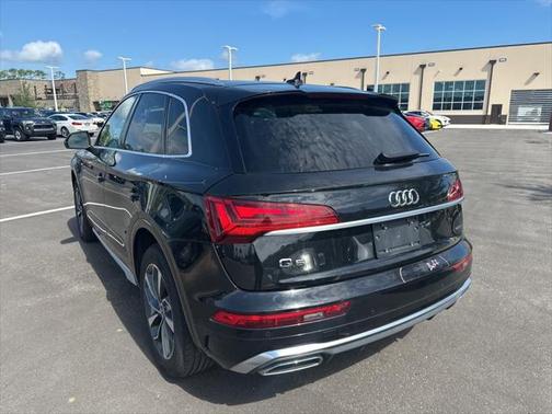 2023 Audi Q5 45 S line Premium Plus