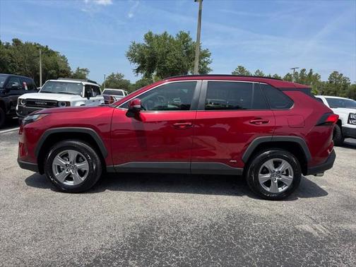2022 Toyota RAV4 Hybrid XLE