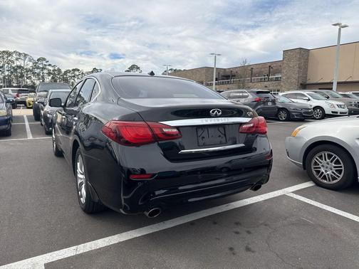 2015 INFINITI Q70 3.7