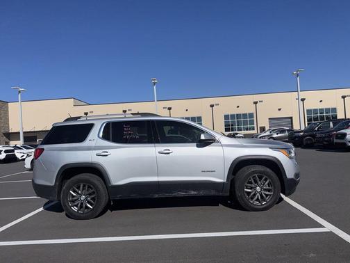 2017 GMC Acadia SLT-1