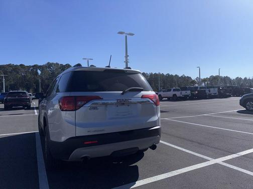 2017 GMC Acadia SLT-1