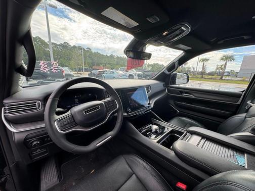 2023 Jeep Wagoneer L Series II 4x4