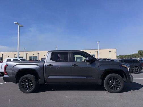 2024 Toyota Tundra Platinum