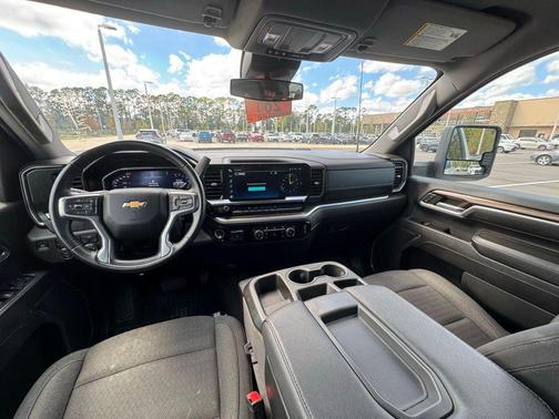 2024 Chevrolet Silverado 2500 LT
