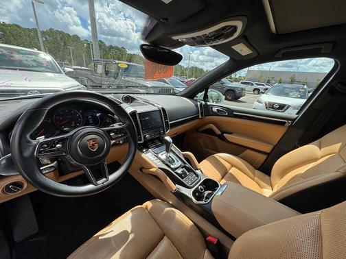 2017 Porsche Cayenne Platinum Edition