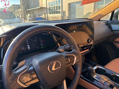 2022 Lexus NX 350h Premium