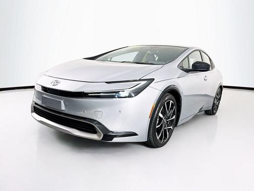 2025 Toyota Prius Plug-In Hybrid SE