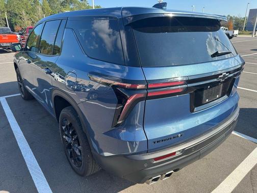 2024 Chevrolet Traverse LS