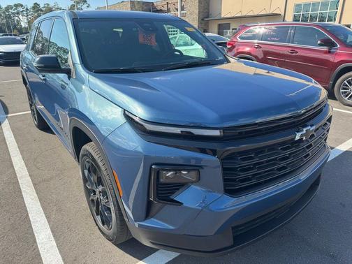 2024 Chevrolet Traverse LS