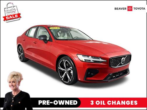 2024 Volvo S60 B5 Core Dark Theme