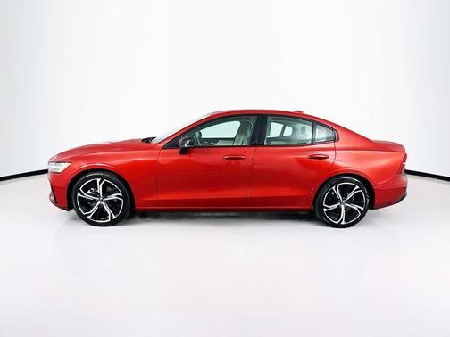 2024 Volvo S60 B5 Core Dark Theme