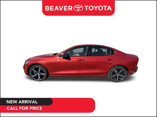 2024 Volvo S60 B5 Core Dark Theme