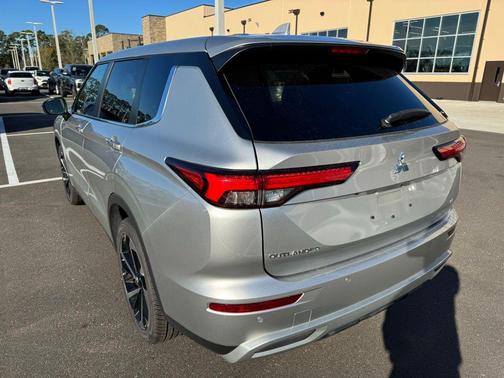 2023 Mitsubishi Outlander SE 2.5 2WD