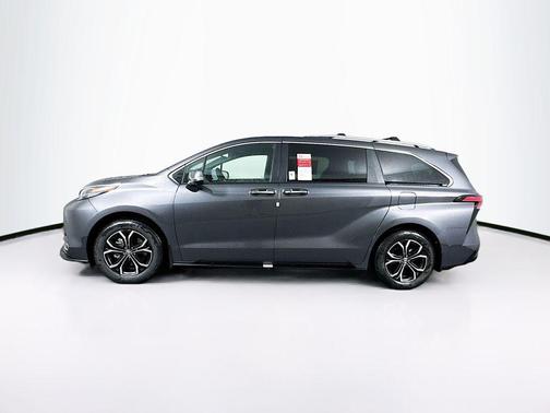 2025 Toyota Sienna Platinum 7 Passenger