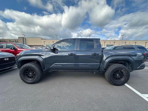 2024 Toyota Tacoma TRD Off Road