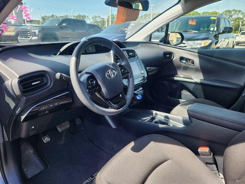 2020 Toyota Prius LE