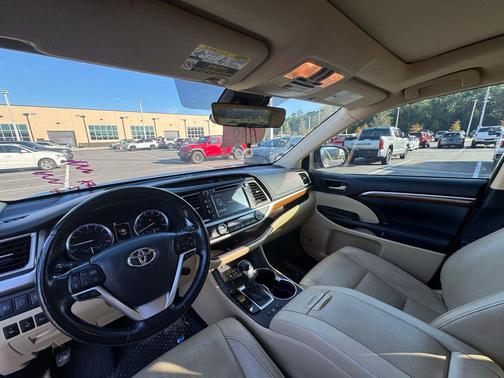 2018 Toyota Highlander Limited Platinum