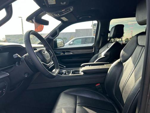 2024 Jeep Wagoneer Series III 4x4