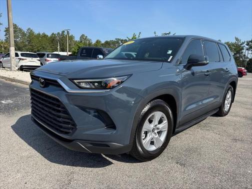 2025 Toyota Highlander LE