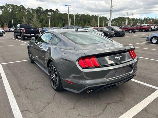 2021 Ford Mustang EcoBoost
