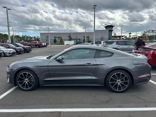 2021 Ford Mustang EcoBoost