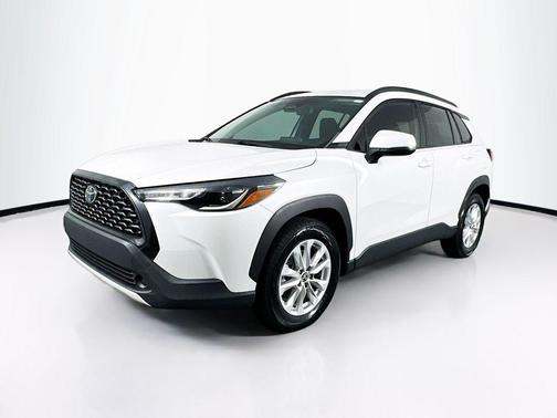 2023 Toyota Corolla Cross LE