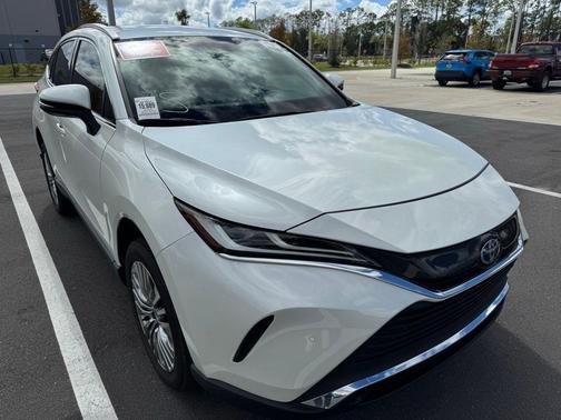 2022 Toyota Venza XLE