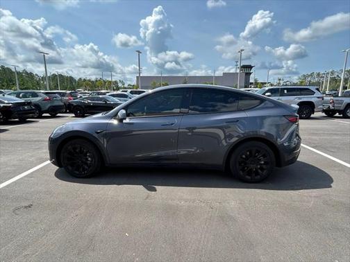 2023 Tesla Model Y Long Range Dual Motor All-Wheel Drive