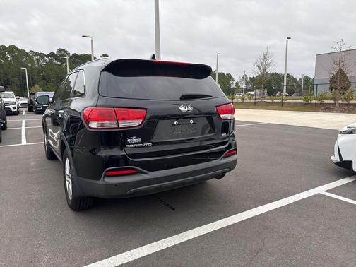 2018 Kia Sorento LX