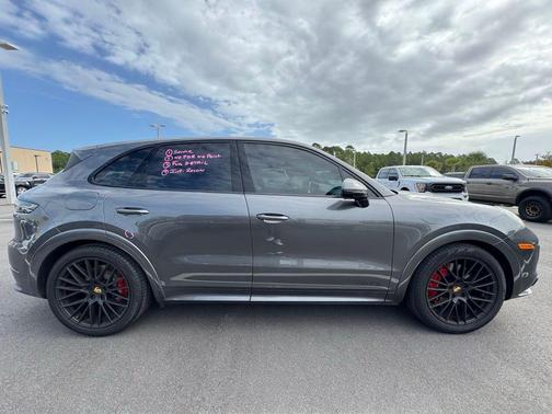 2021 Porsche Cayenne GTS