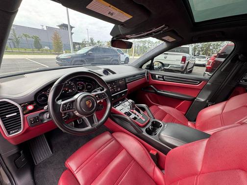 2021 Porsche Cayenne GTS
