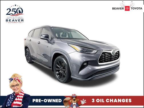 Magnetic Gray Metallic 2023 Toyota Highlander XLE