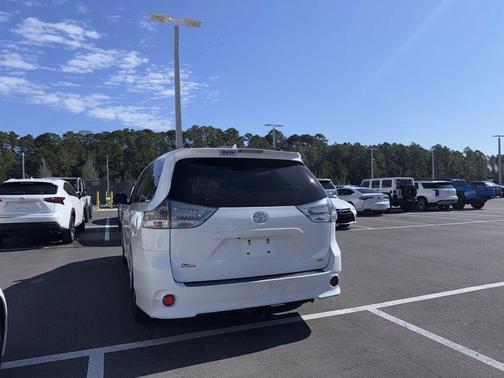 2018 Toyota Sienna SE