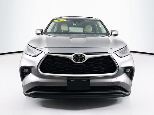 2025 Toyota Highlander XLE