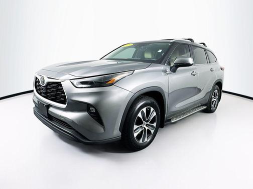 2025 Toyota Highlander XLE