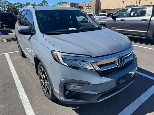 2022 Honda Pilot Touring 8-Passenger