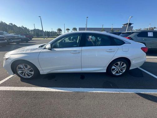 Platinum White Pearl 2019 Honda Accord LX