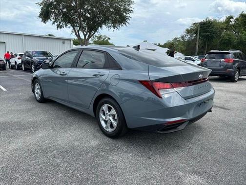 2021 Hyundai ELANTRA SE