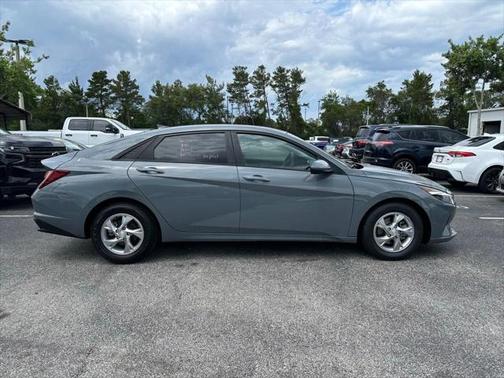 2021 Hyundai ELANTRA SE