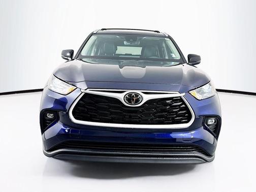2025 Toyota Highlander Hybrid XLE