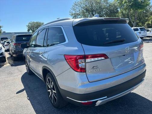 2022 Honda Pilot Touring 8-Passenger